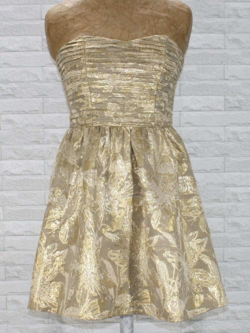 ARK & CO Dress Strapless Metallic Mini Homecoming Prom Party Pleated Gold Small